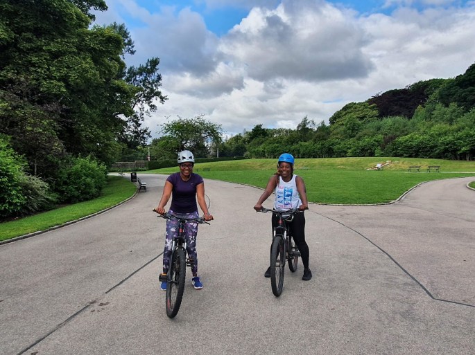 Image of cyclists at Duthie Park