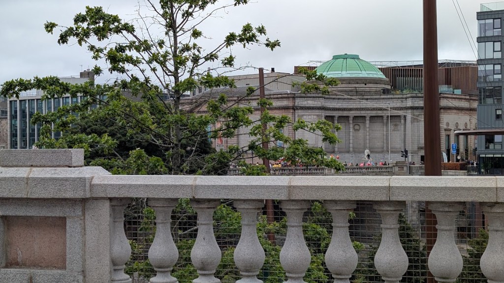 Looking across at the parade towards the Art Gallery.
